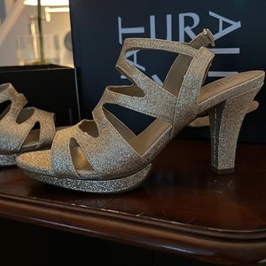 Gold glitter strap shoes
